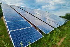関西電力、アポロと既設FIT太陽光のリパワリングで包括協定を締結、子会社が3年で約300ヵ所取得へ