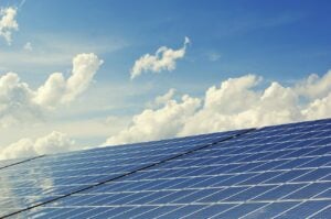 地域電力、中電ミライズと約20MW太陽光で基本合意、初号案件のオフサイトPPAを締結